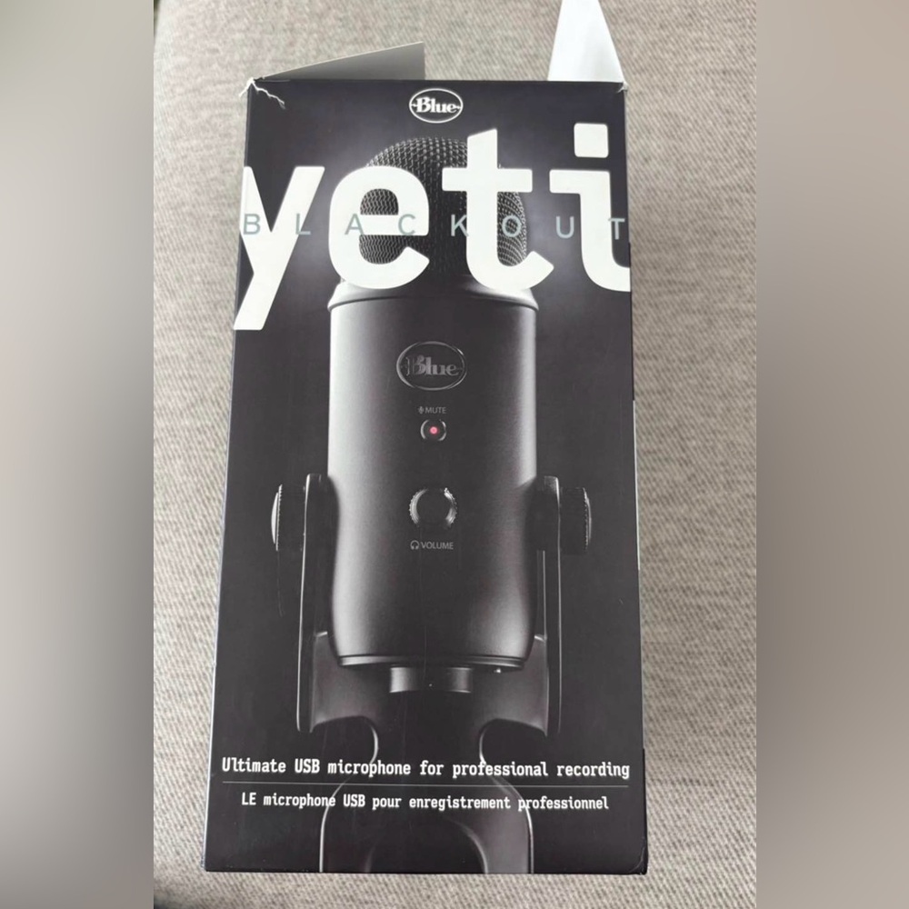 ☀️+ extra 50% off!☀️ Yeti Blackout USB Microphone